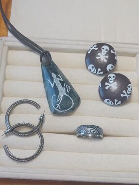 Goth Grunge Jewelry Lot 4pc - Etched Lizard Stone Necklace Skull Hoop Earrings
